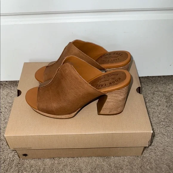 Kork-Ease Brown Tan Leather Mules with Block Heel - Picture 10 of 11